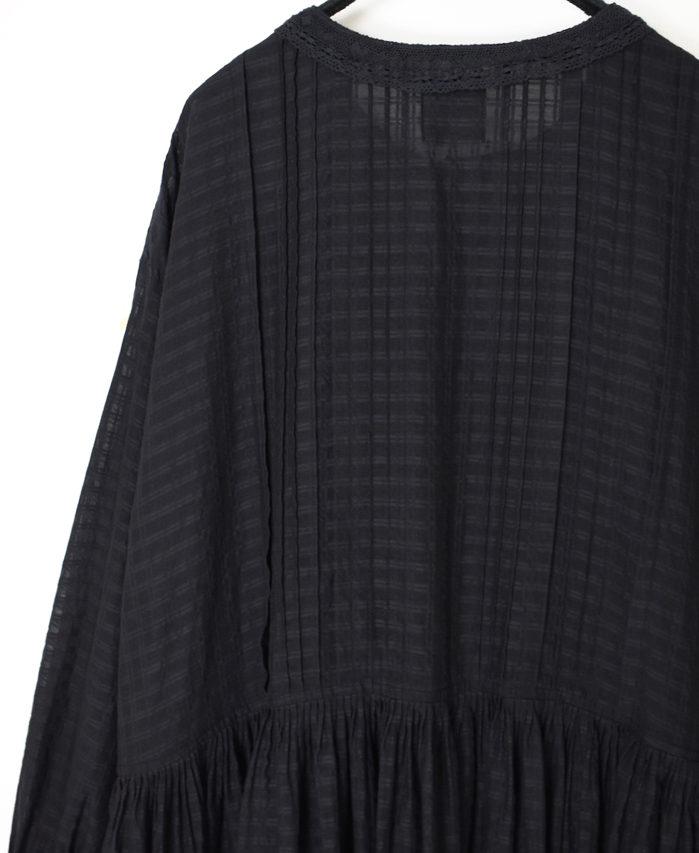 INMDS25714(ワンピース) HANDWOVEN COTTON/SILK SELF CHECK LACE COLLAR DRESS WITH PINTUCK