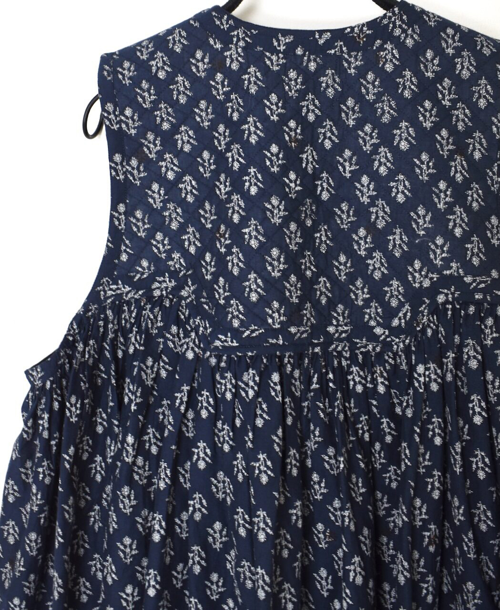 NMDS25552(シャツ) 80s COTTON VOILE FLOWER BLOCK PRINT RAJASTHAN TUCK GATHERED V-NECK NO/SL SHIRT