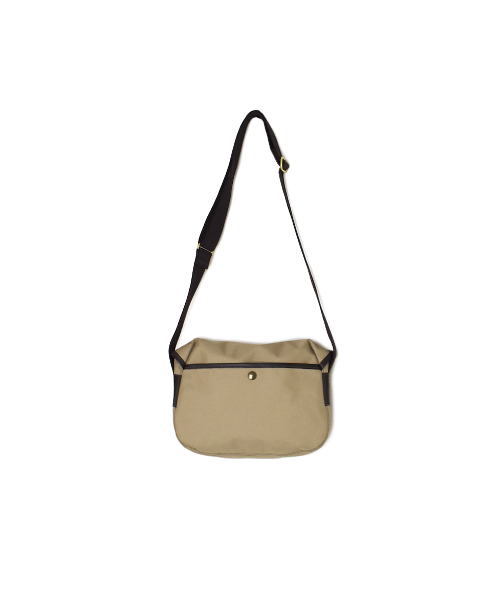 NQG0853P (バッグ) 600 DENIER PVC SOPHIE (S) WITH BACK POCKET