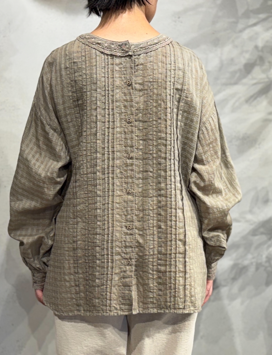 INMDS25713(シャツ) HANDWOVEN COTTON/SILK SELF CHECK LACE COLLAR PINTUCK SHIRT