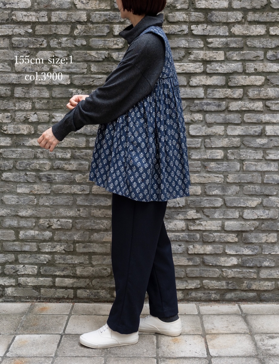 NMDS25552(シャツ) 80s COTTON VOILE FLOWER BLOCK PRINT RAJASTHAN TUCK GATHERED V-NECK NO/SL SHIRT