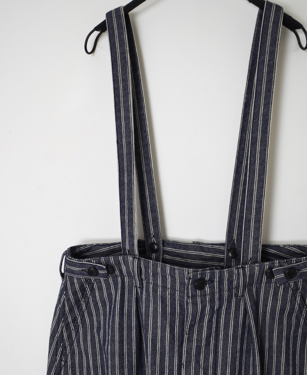ISNAM2574S(スカート) YARN DYED INDIGO 2 STRIPE ADJUSTER TACK SKIRT WITH SUSPENDERS