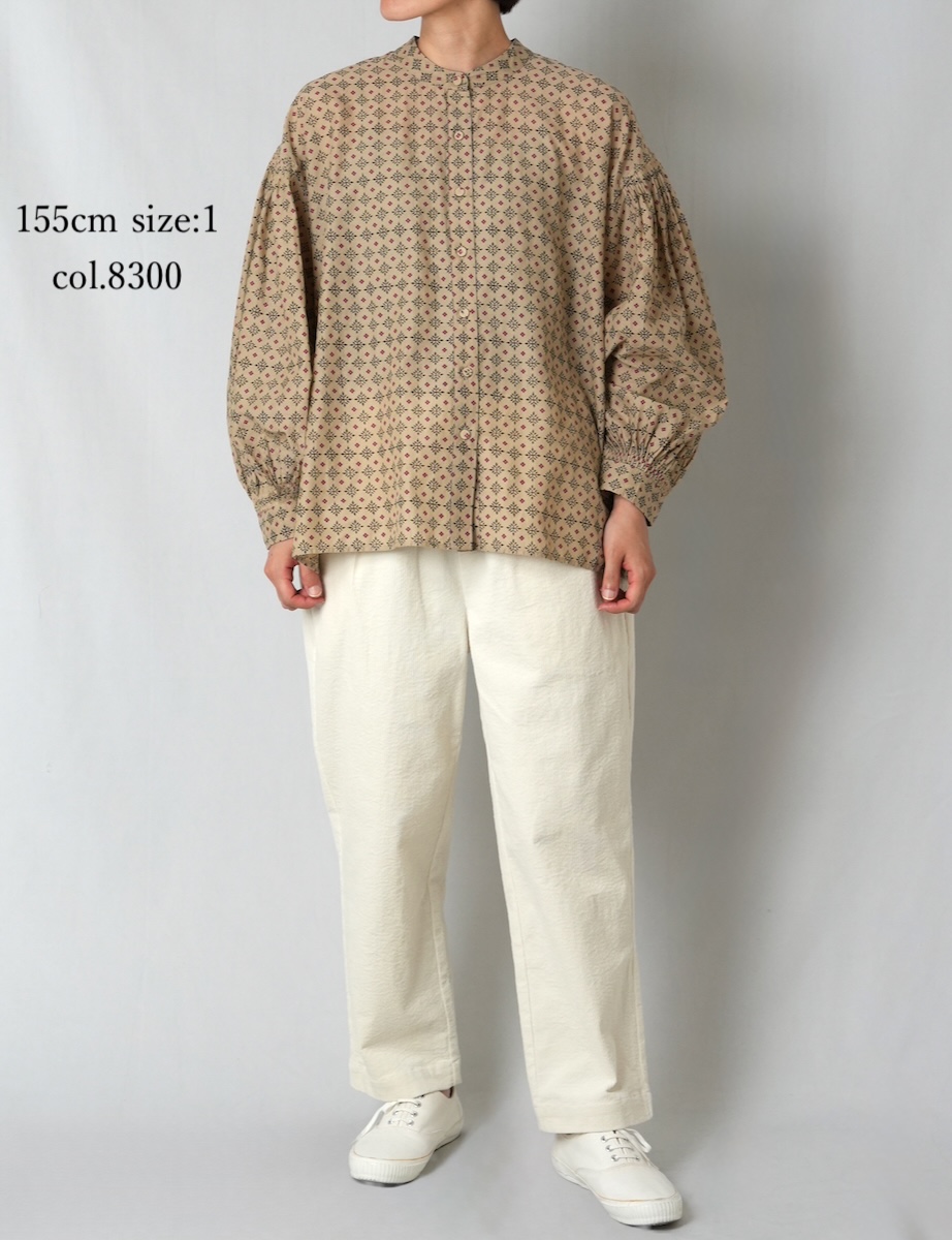 INMDS25771(シャツ) 80s COTTON VOILE CONTRAST FLOWER HAND SCREEN PRINT BANDED COLLAR SHIRT WITH MINI PINTUCK