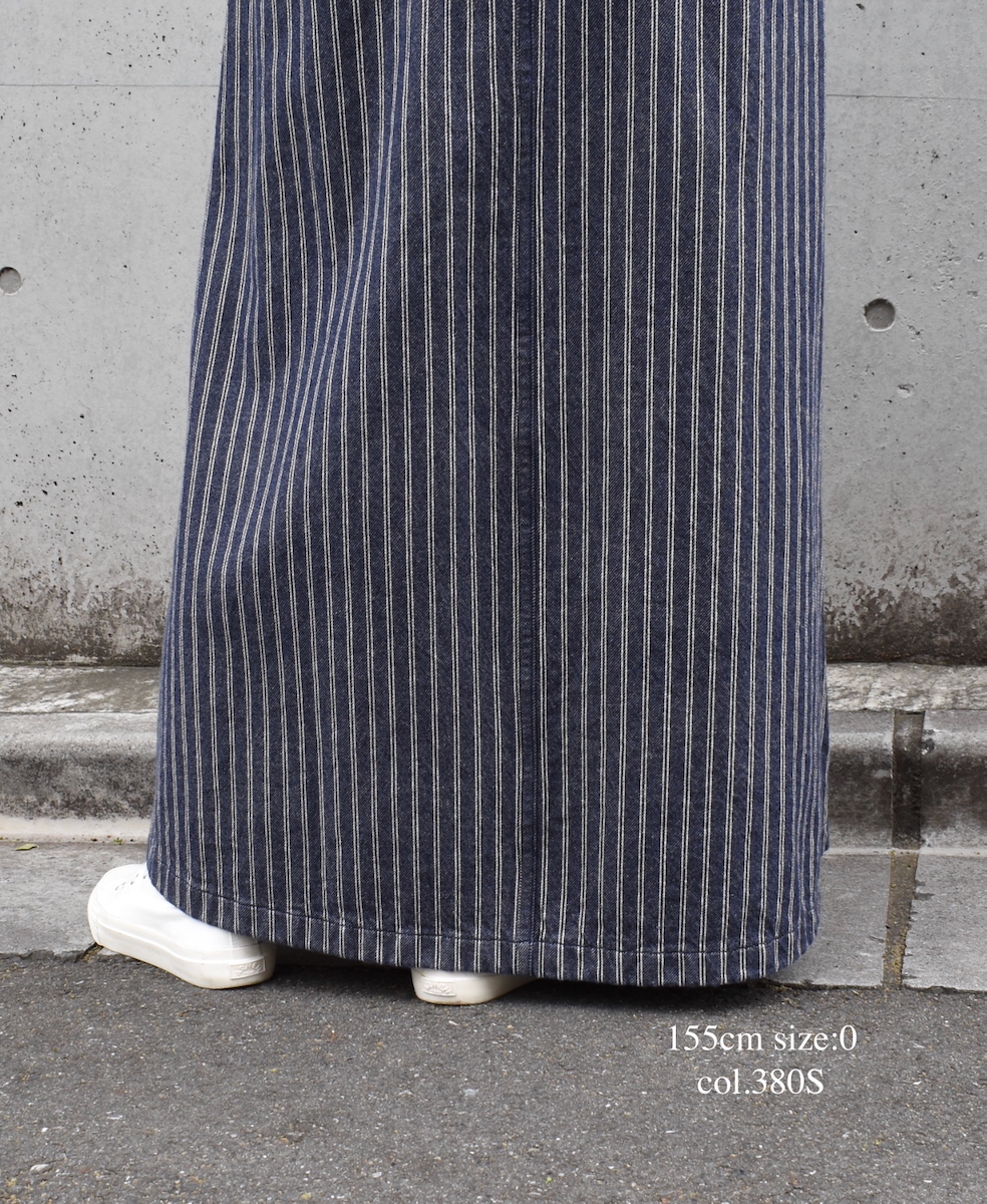 ISNAM2574S(スカート) YARN DYED INDIGO 2 STRIPE ADJUSTER TACK SKIRT WITH SUSPENDERS