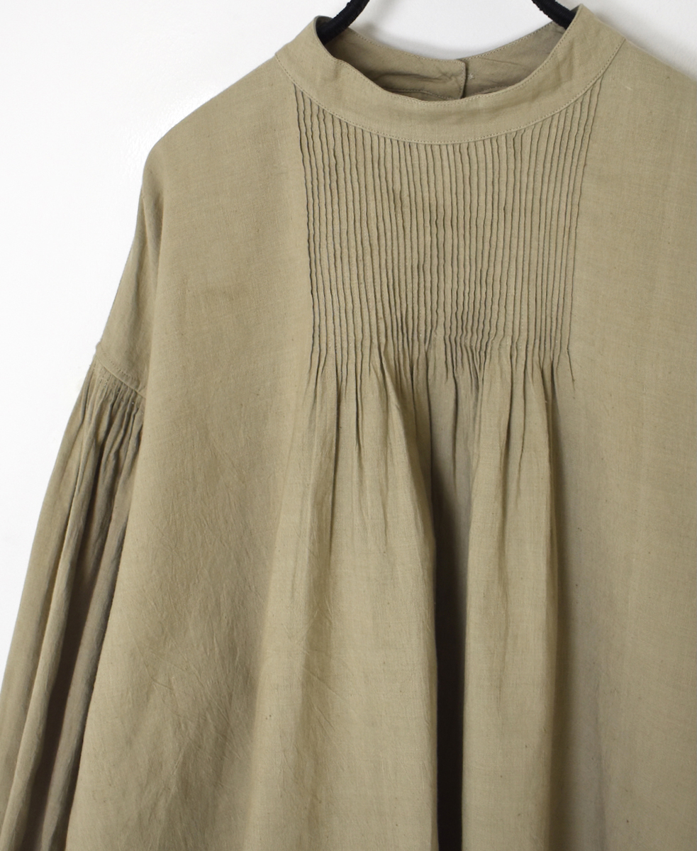 INMDS25722(シャツ) HANDWOVEN HEAVY COTTON PLAIN BACK OPENING STAND COLLAR SHIRT WITH MINI PINTUCK