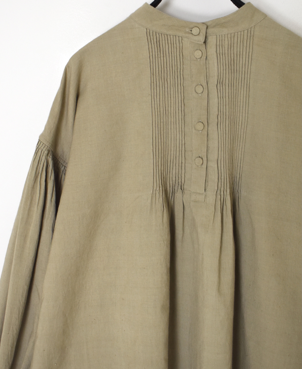 INMDS25722(シャツ) HANDWOVEN HEAVY COTTON PLAIN BACK OPENING STAND COLLAR SHIRT WITH MINI PINTUCK