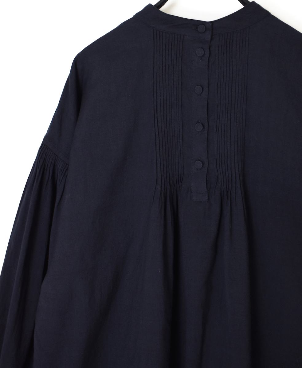 INMDS25722(シャツ) HANDWOVEN HEAVY COTTON PLAIN BACK OPENING STAND COLLAR SHIRT WITH MINI PINTUCK