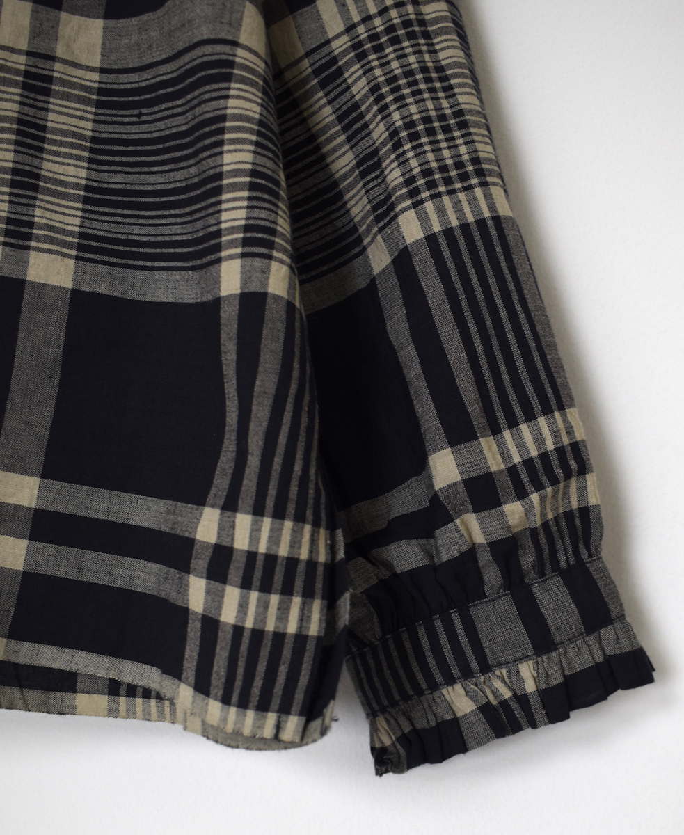 INMDS25731(シャツ) HANDWOVEN HEAVY COTTON CHECK FRILL COLLAR BACK PINTUCK SHIRT