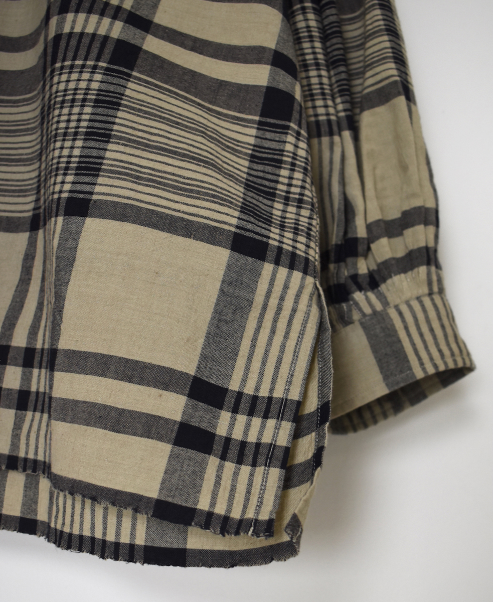 INMDS25732(シャツ) HANDWOVEN HEAVY COTTON CHECK BACK OPENING STAND COLLAR SHIRT WITH MINI PINTUCK