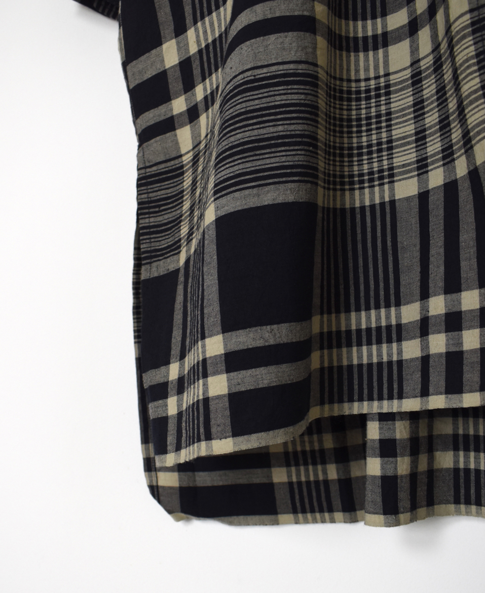 INMDS25733(シャツ) HANDWOVEN HEAVY COTTON CHECK REGULAR COLLAR BACK PINTUCK LONG SHIRT