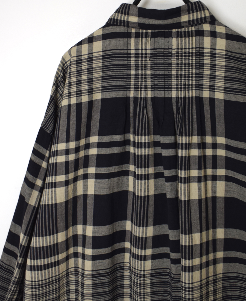 INMDS25733(シャツ) HANDWOVEN HEAVY COTTON CHECK REGULAR COLLAR BACK PINTUCK LONG SHIRT