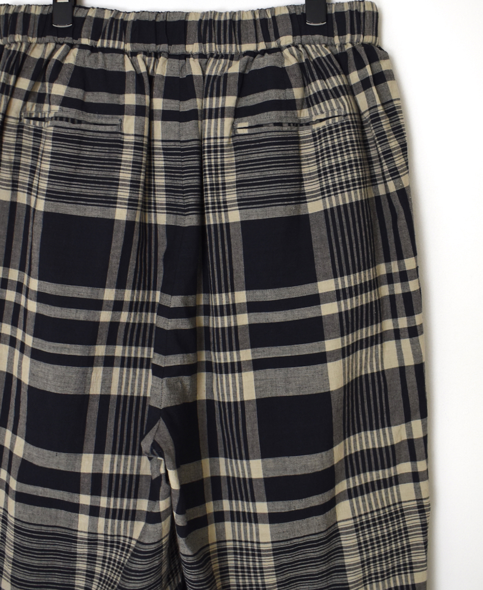 INMDS25735(パンツ) HANDWOVEN HEAVY COTTON CHECK 2TUCK TAPERED EASY PANTS