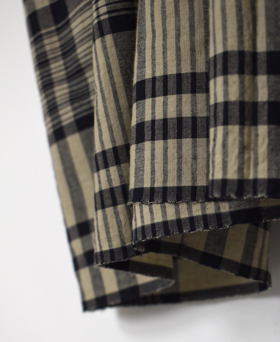 INMDS25734(ワンピース) HANDWOVEN HEAVY COTTON CHECK CREW-NECK DRESS WITH MINI PINTUCK