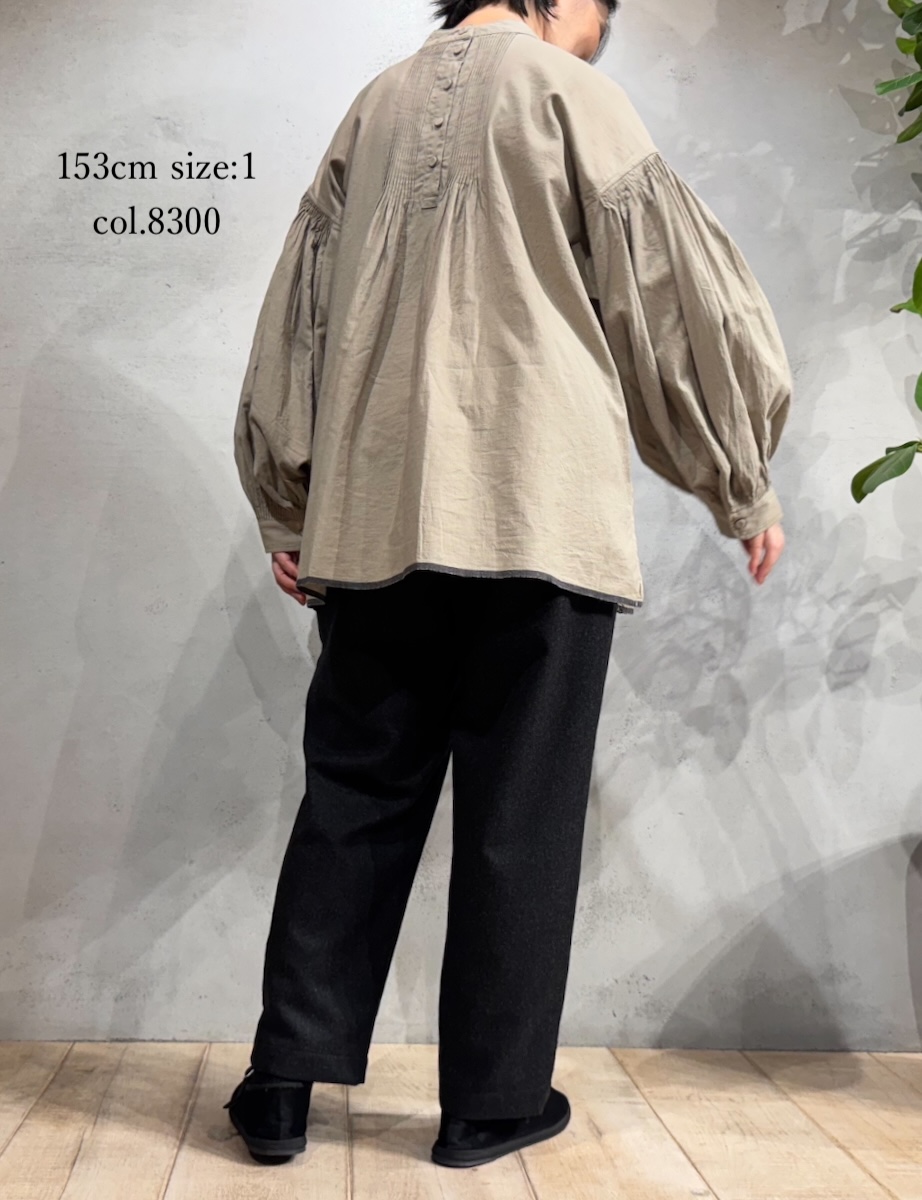 INMDS25722(シャツ) HANDWOVEN HEAVY COTTON PLAIN BACK OPENING STAND COLLAR SHIRT WITH MINI PINTUCK