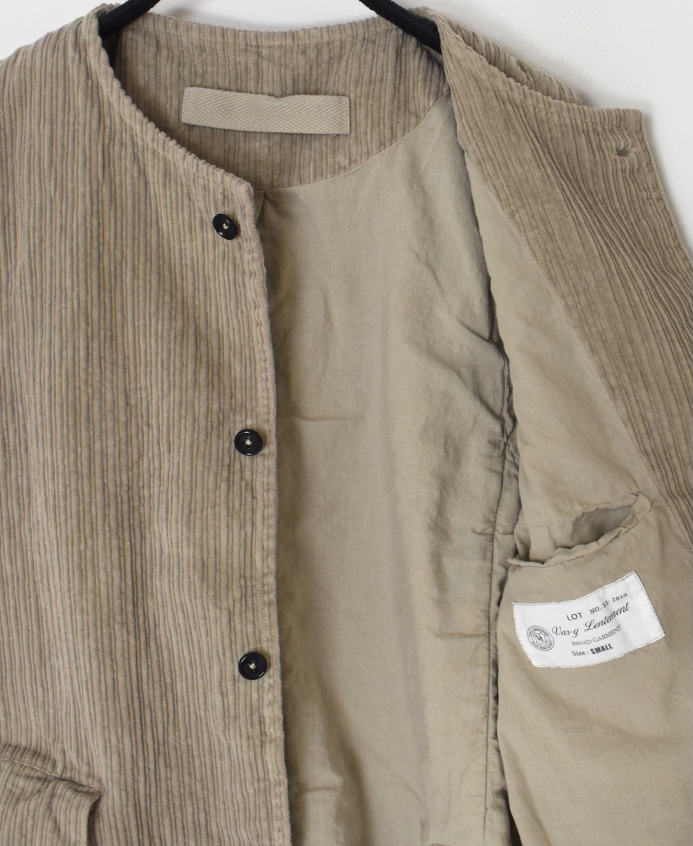 NVL2562D(ベスト)WIDE&NARROW WALE CORDUROY(OVERDYE) 60'S ORGANIC CAMBRIC NO COLLAR VEST