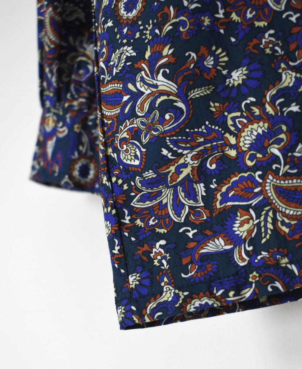 NSL25551(シャツ) 40s POPLIN MEDIUM FLOWER PRINT BANDED COLLAR SHIRT WITH GATHER