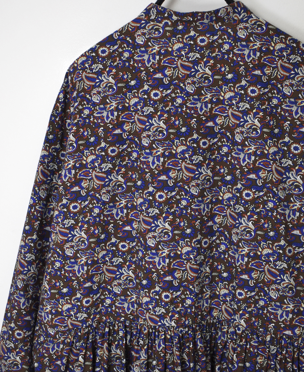 NSL25552(ワンピース) 40s POPLIN MEDIUM FLOWER PRINT BANDED COLLAR DRESS