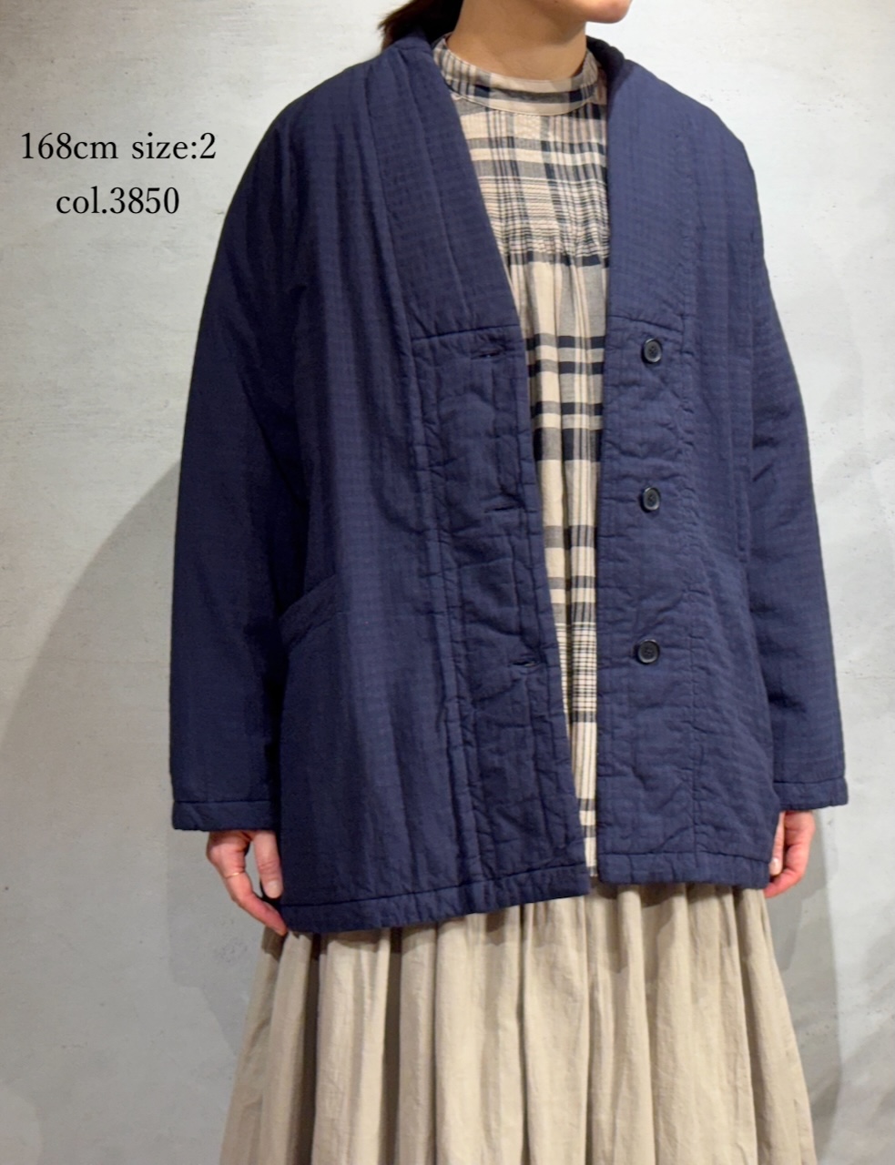 NMDS25562D(ジャケット) PADDED ORGANIC COTTON CHECK (OVER DYE) V-COLLAR JACKET