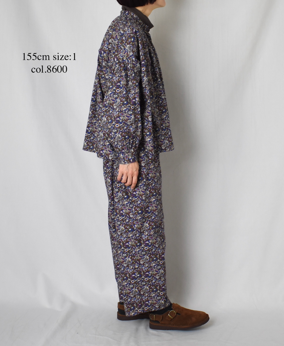 NSL25551(シャツ) 40s POPLIN MEDIUM FLOWER PRINT BANDED COLLAR SHIRT WITH GATHER