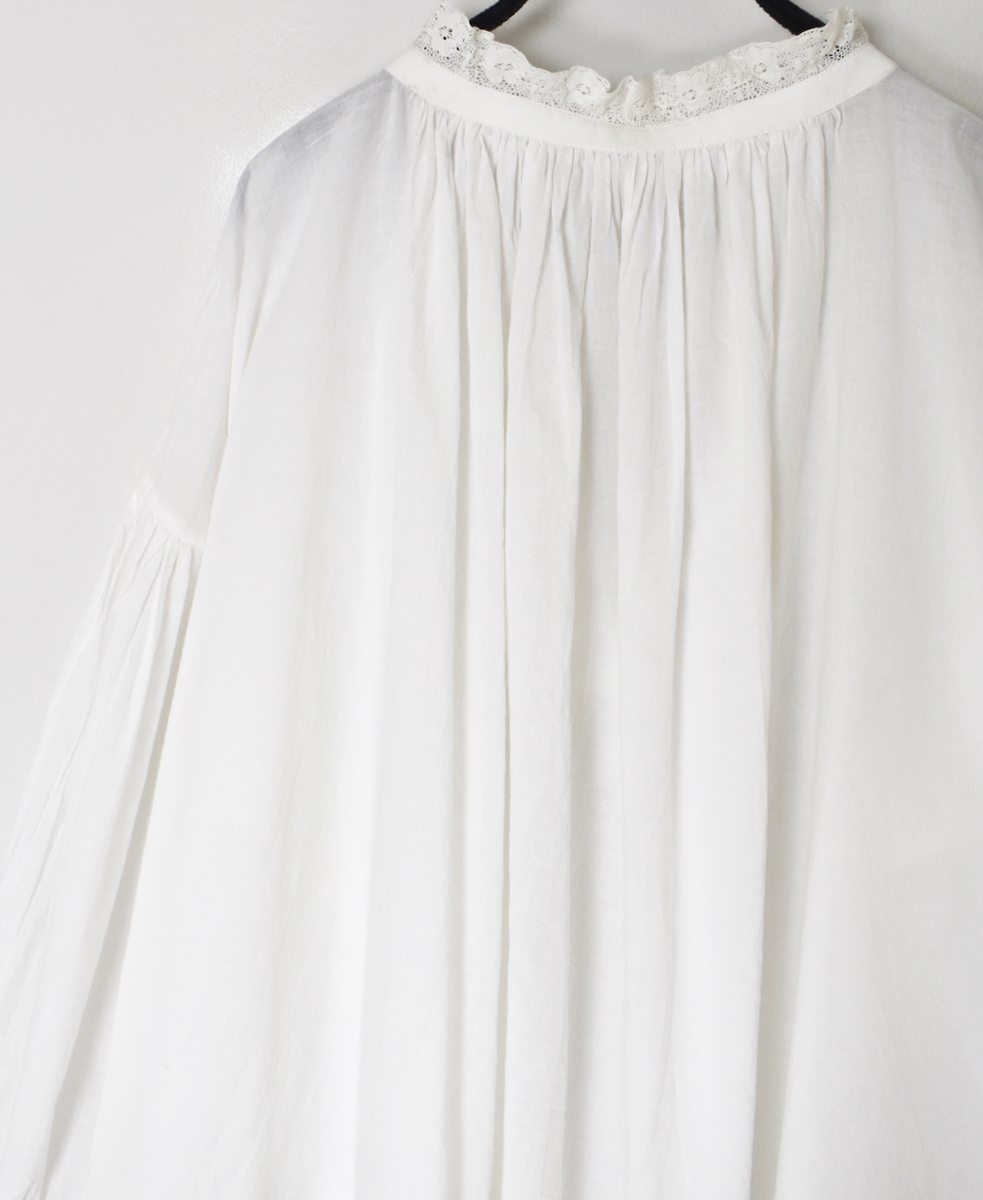NSL25622(シャツ) 60s CAMBRIC PLAIN WITH LACE STRING COLLAR GATHERED SHIRT