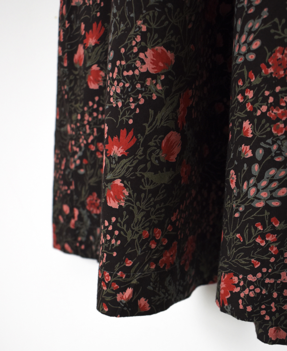 NSL25593(ワンピース) 60s CAMBRIC FLOWER PRINT TAI GATHER FLY FRONT PULLOVER DRESS