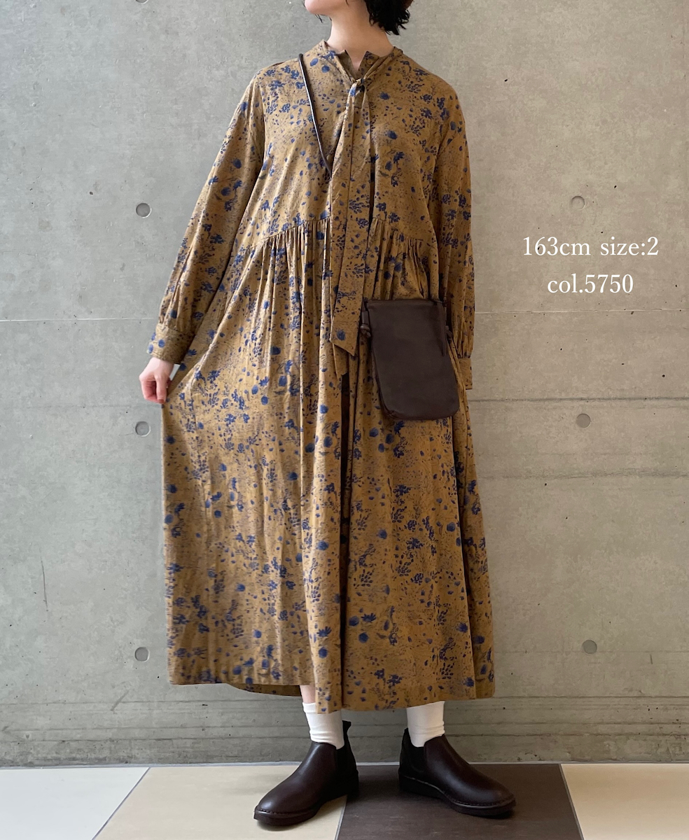 NSL25593(ワンピース) 60s CAMBRIC FLOWER PRINT TAI GATHER FLY FRONT PULLOVER DRESS