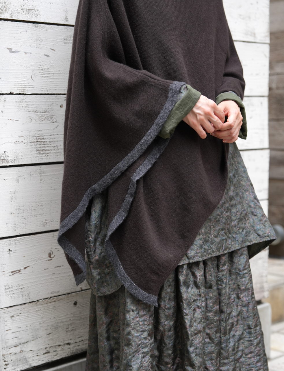 CNMDS1771P(ポンチョ) 12GG WOOL CASHMERE PLAIN PONCHO