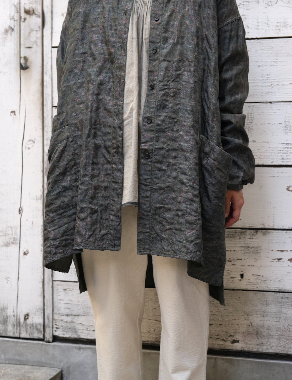 NMDS25575(シャツ) STITCHED BANGALORE SILK PAISLEY PRINT BANDED COLLAR SHIRT