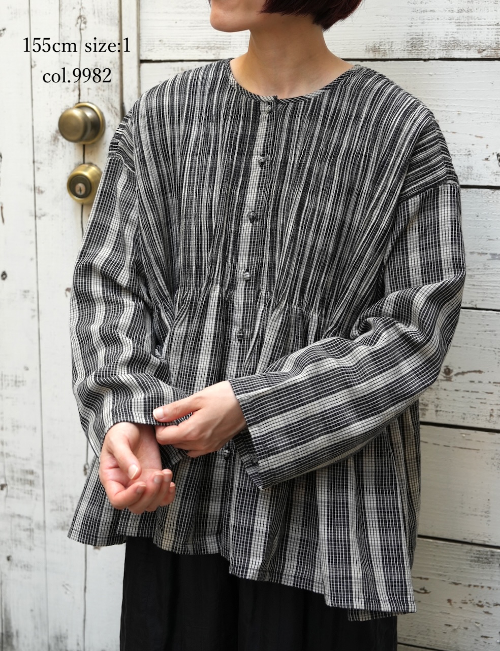 NMDS25592(シャツ) WOOL COTTON CHECK CREW-NECK BUTTON SHIRT WITH PINTUCK