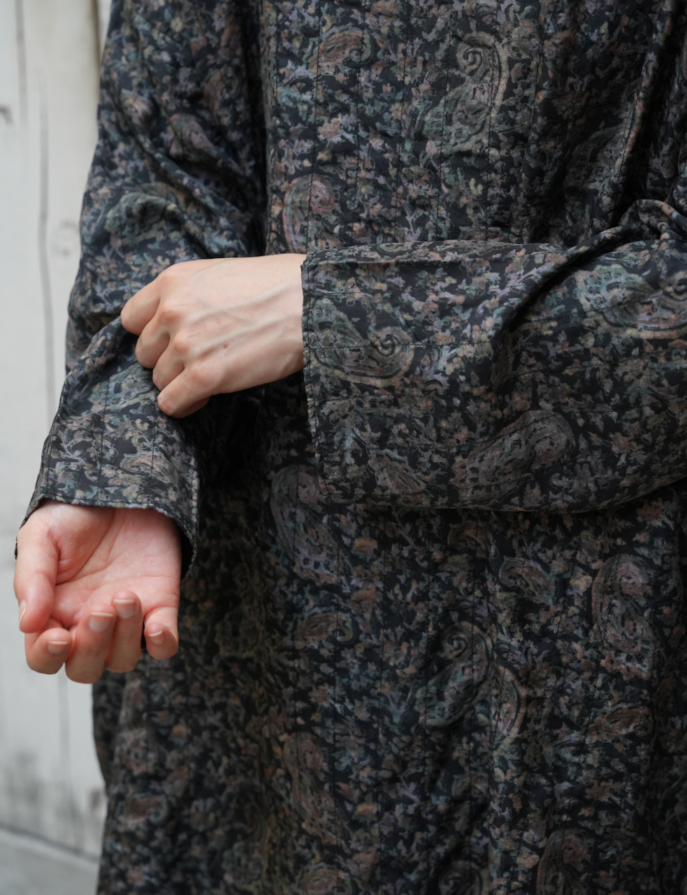 NMDS25573(チュニック) STITCHED BANGALORE SILK PAISLEY PRINT DROP SHOULDER TUNIC