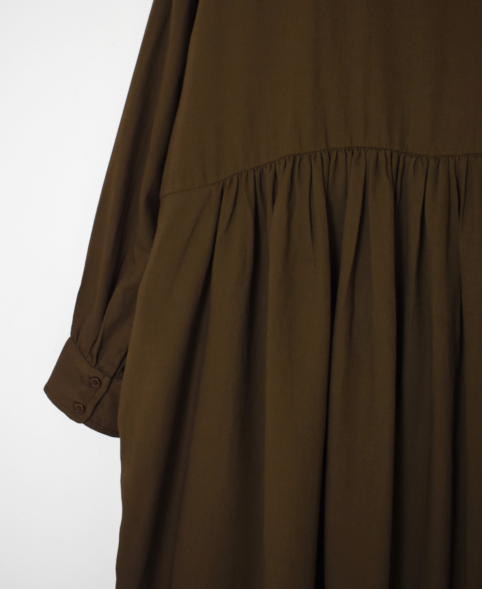 NSL25604(ワンピース) 60s COTTON TWILL PLAIN TAI GATHERED FRONT SHIRT DRESS