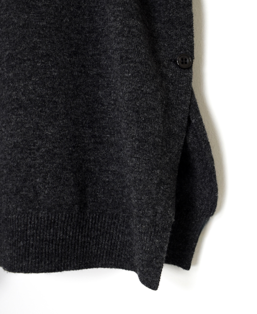 GNSL25521(ニット) 12GG 1PLY PLAIN STITCH WOOL/NYLON CREW-NECK VEST WITH SIDE BUTTON