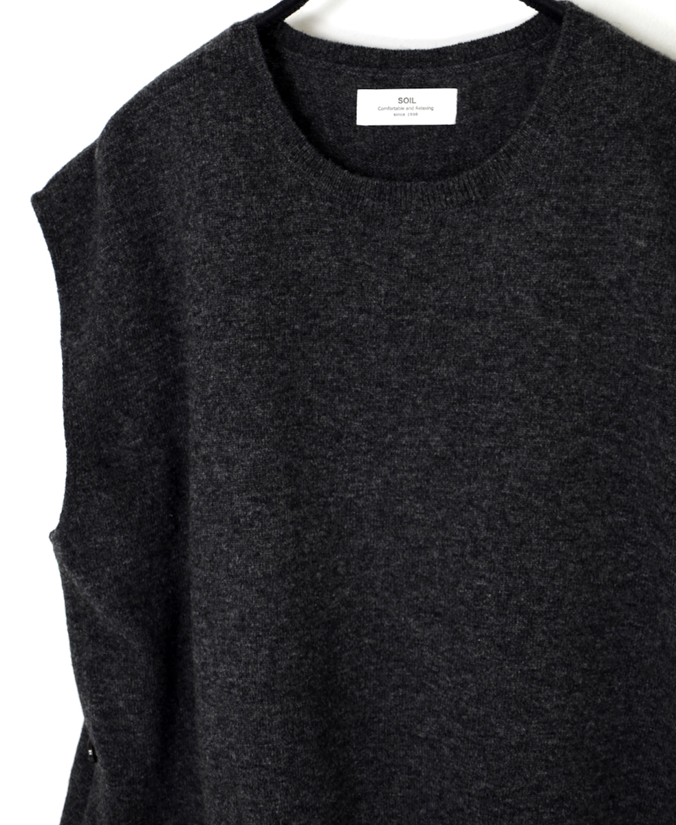 GNSL25521(ニット) 12GG 1PLY PLAIN STITCH WOOL/NYLON CREW-NECK VEST WITH SIDE BUTTON