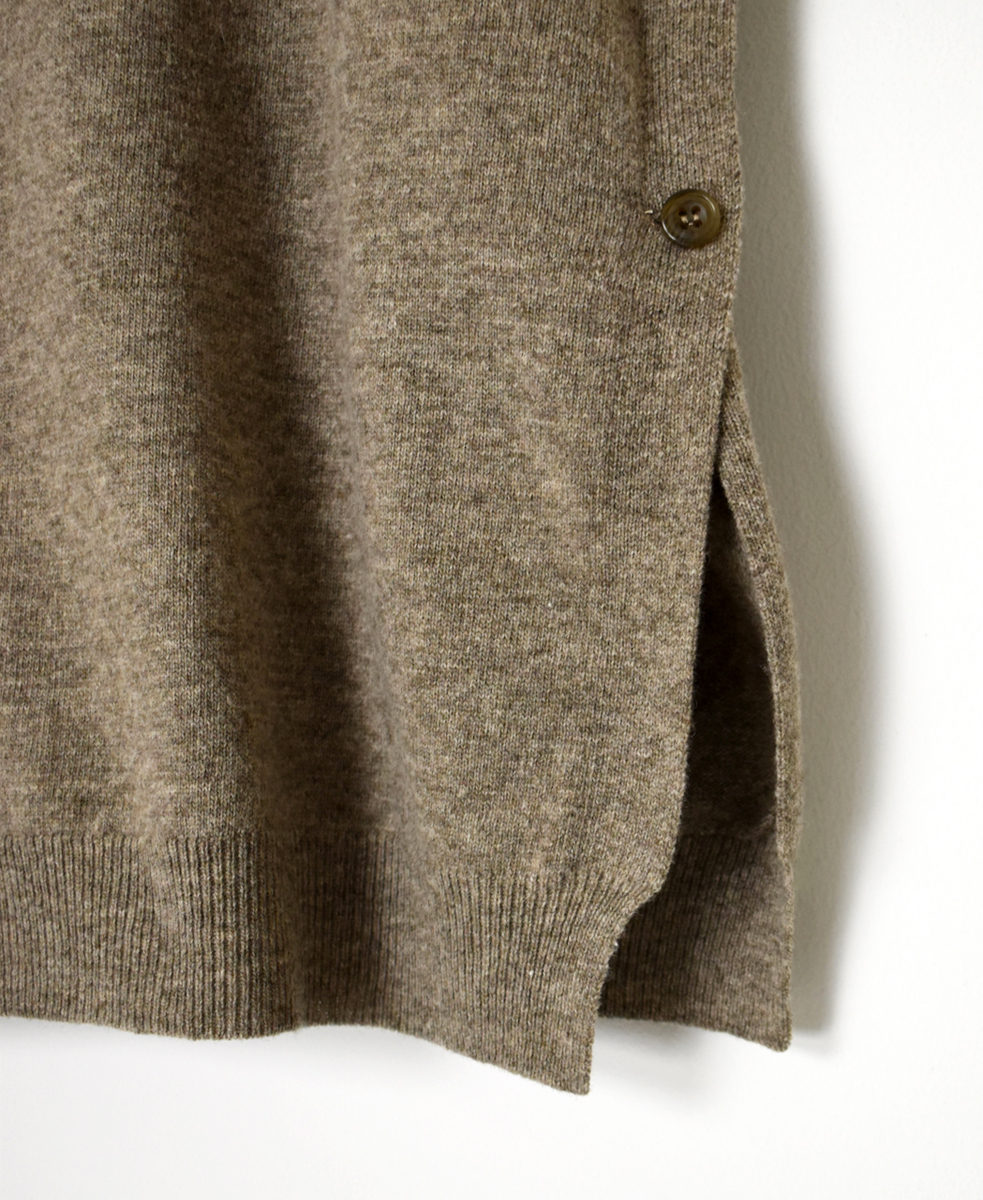 GNSL25521(ニット) 12GG 1PLY PLAIN STITCH WOOL/NYLON CREW-NECK VEST WITH SIDE BUTTON