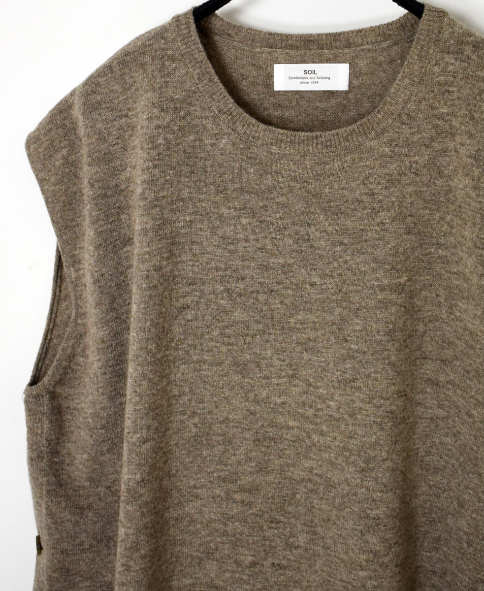 GNSL25521(ニット) 12GG 1PLY PLAIN STITCH WOOL/NYLON CREW-NECK VEST WITH SIDE BUTTON
