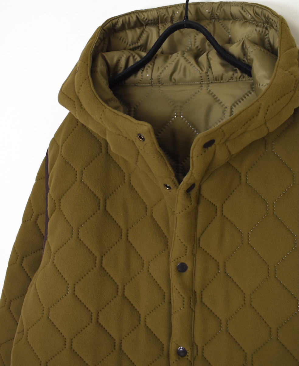 NAM2554(コート) PLAIN POLYESTER×FREECE HEAT QUILT REVERSIBLE HIGH COLLAR HOODED COAT