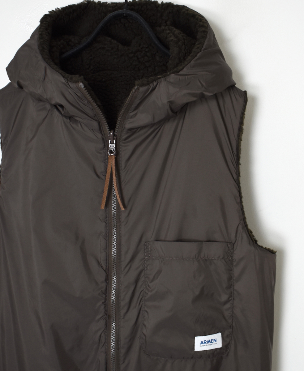 ADNAM2552(ベスト) REVERSIBLE ZIP-UP FLEECE HOODED VEST