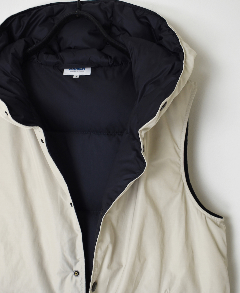 NAM2591(ベスト) POLY×COTTON REVERSIBLE DOWN SNAP FRONT HOODED VEST