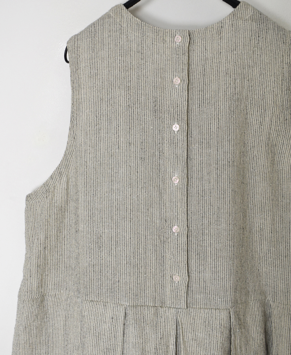 INSL25713(ワンピース) WOOL/LINEN STRIPE CREW-NECK PLEATS NO/SL DRESS