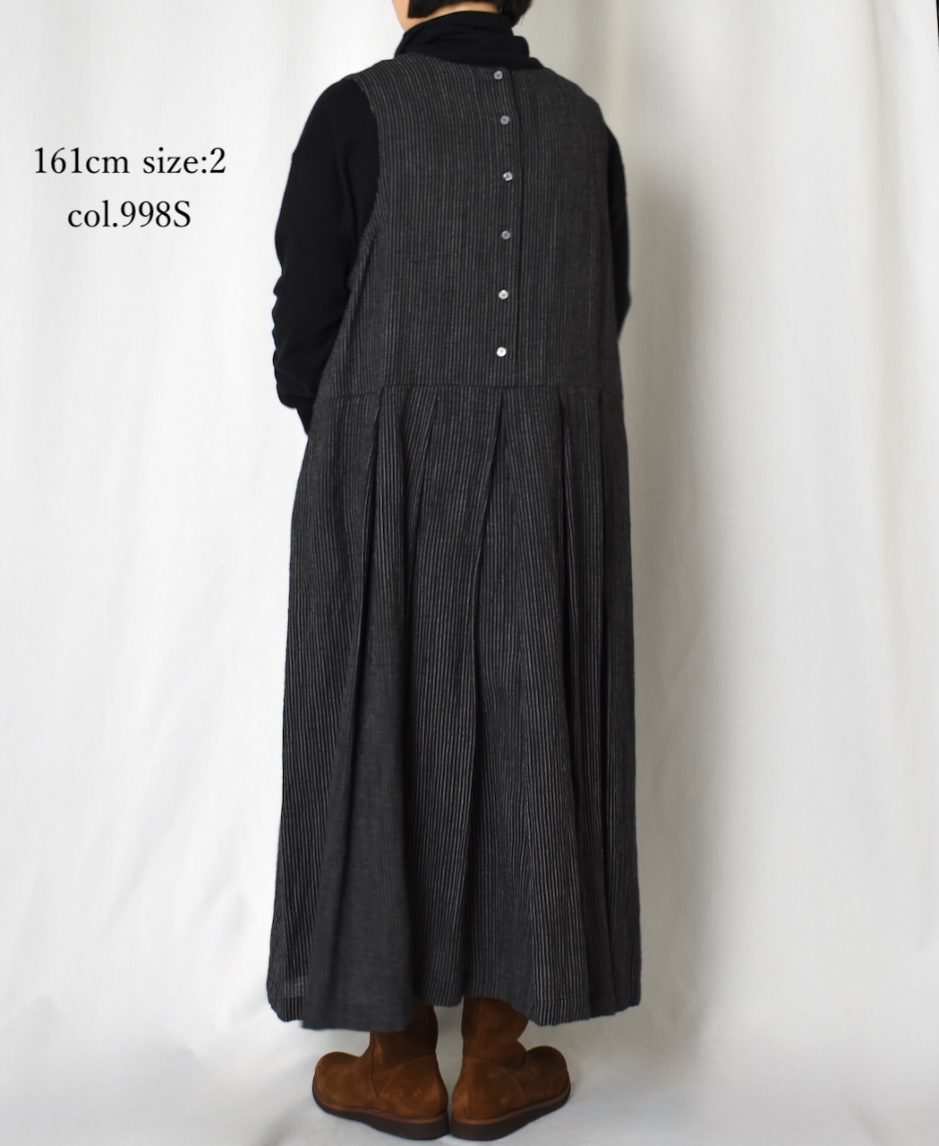 INSL25713(ワンピース) WOOL/LINEN STRIPE CREW-NECK PLEATS NO/SL DRESS