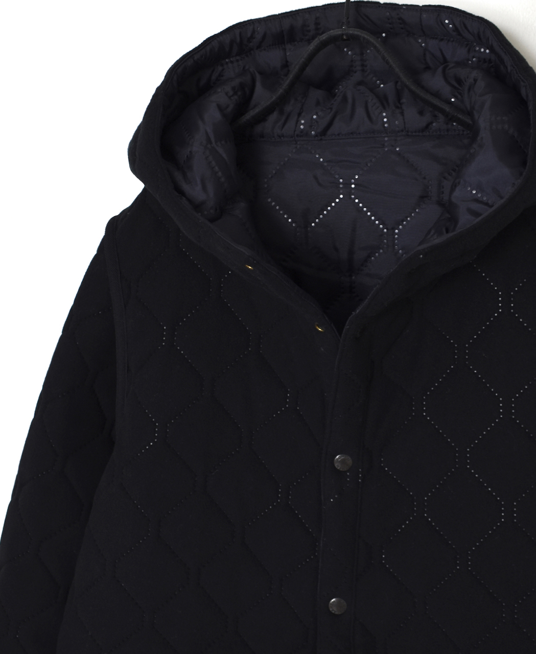 NAM2554(コート) PLAIN POLYESTER×FREECE HEAT QUILT REVERSIBLE HIGH COLLAR HOODED COAT