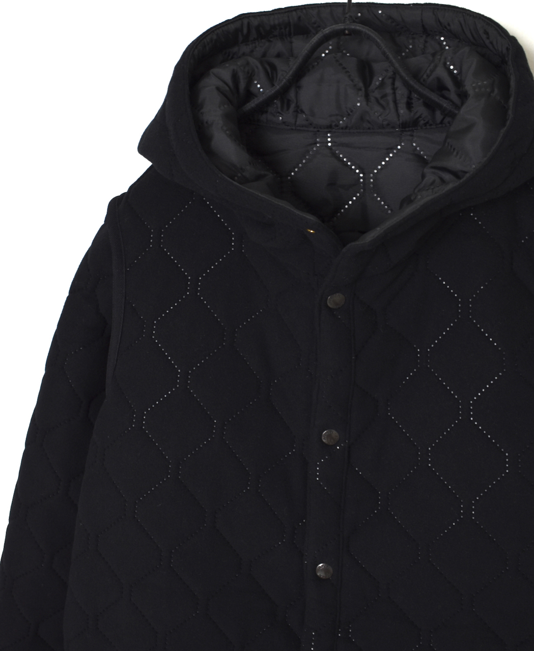 NAM2554(コート) PLAIN POLYESTER×FREECE HEAT QUILT REVERSIBLE HIGH COLLAR HOODED COAT