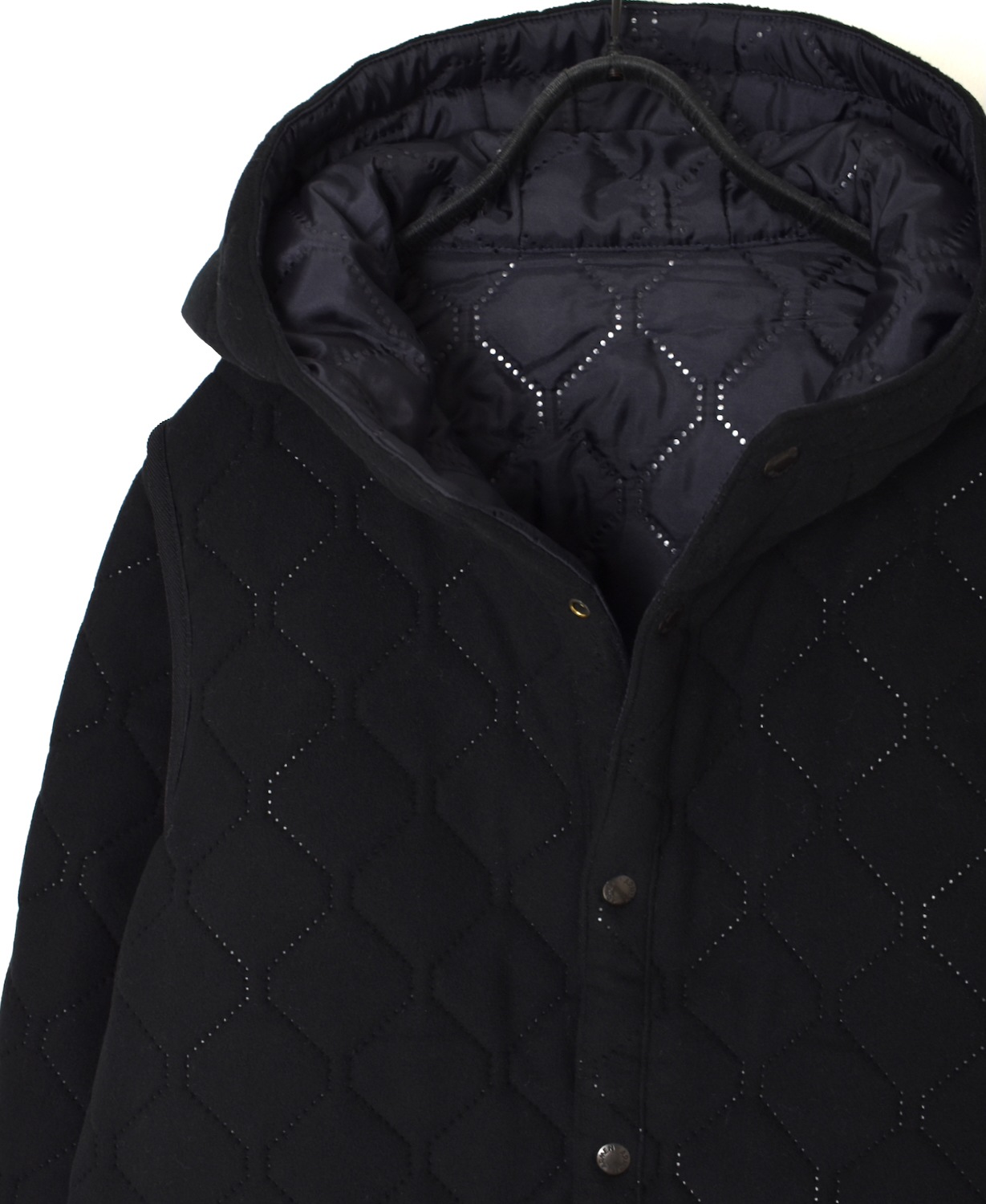 NAM2556(ジャケット) PLAIN POLYESTER×FREECE HEAT QUILT REVERSIBLE HIGH COLLAR HOODED JACKET