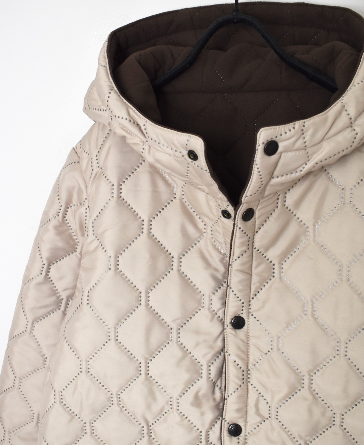 NAM2556(ジャケット) PLAIN POLYESTER×FREECE HEAT QUILT REVERSIBLE HIGH COLLAR HOODED JACKET