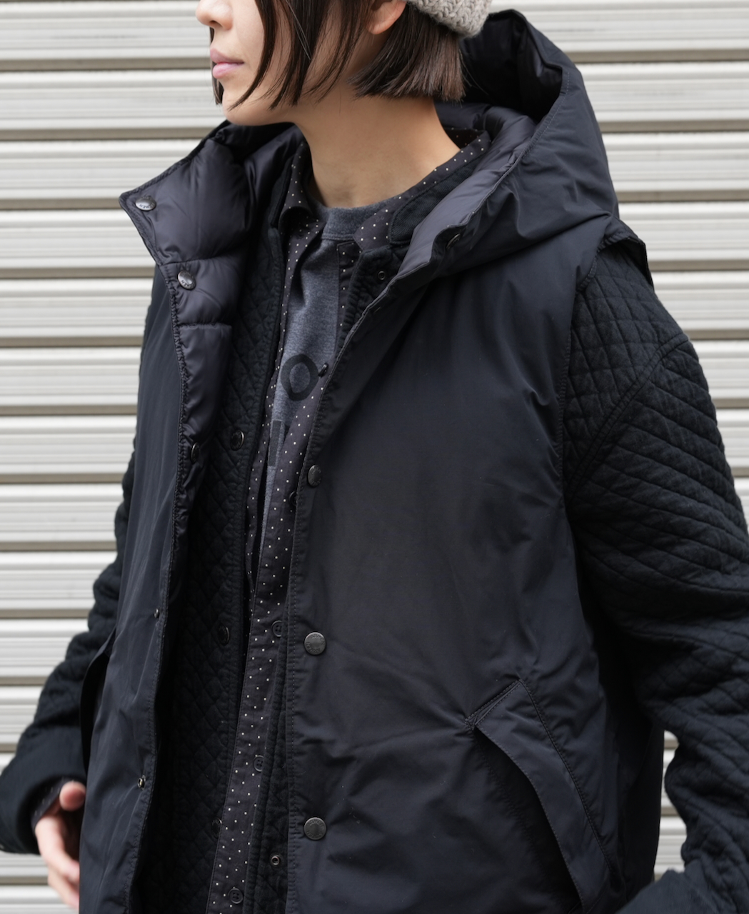 NAM2591(ベスト) POLY×COTTON REVERSIBLE DOWN SNAP FRONT HOODED VEST