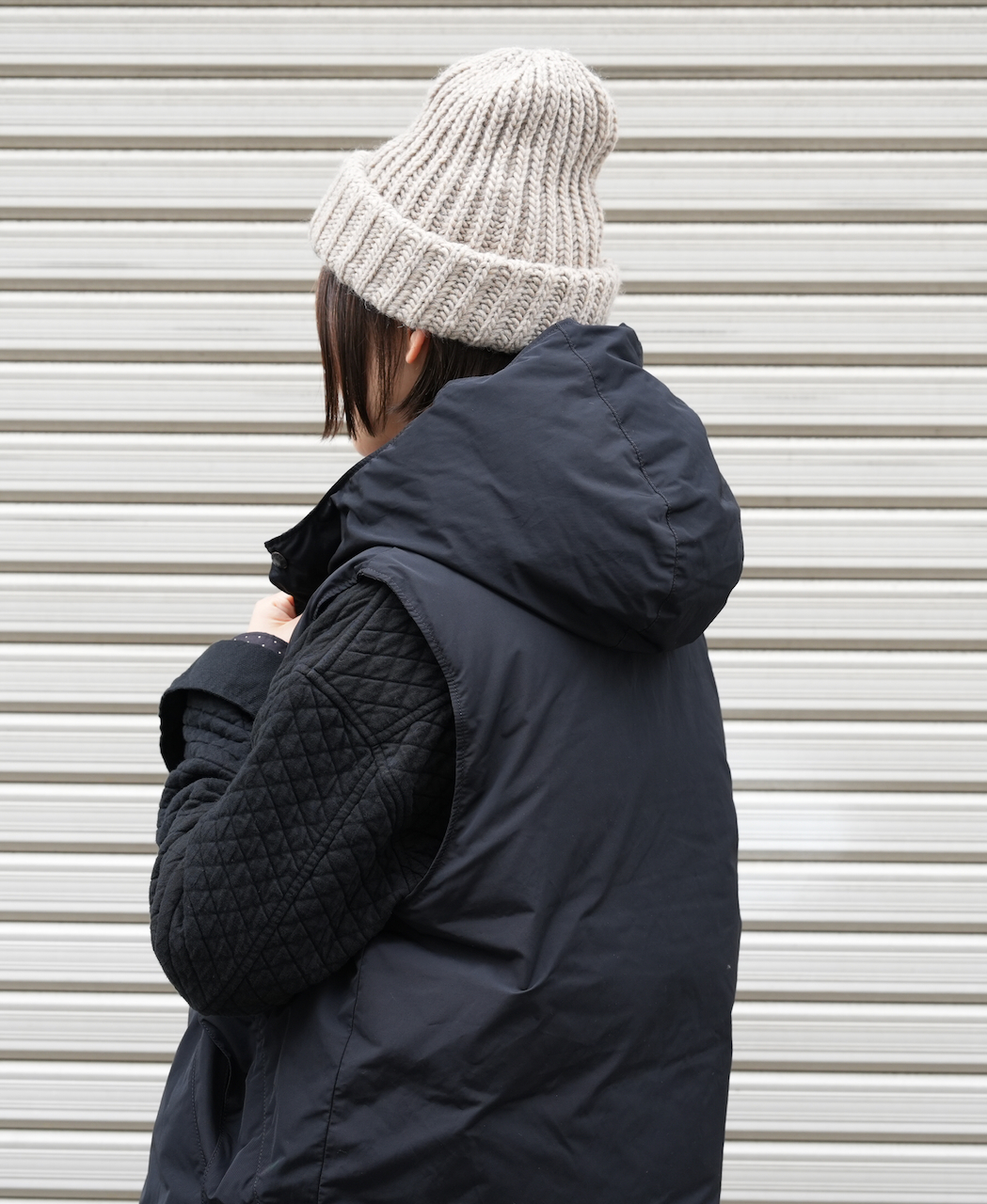 NAM2591(ベスト) POLY×COTTON REVERSIBLE DOWN SNAP FRONT HOODED VEST