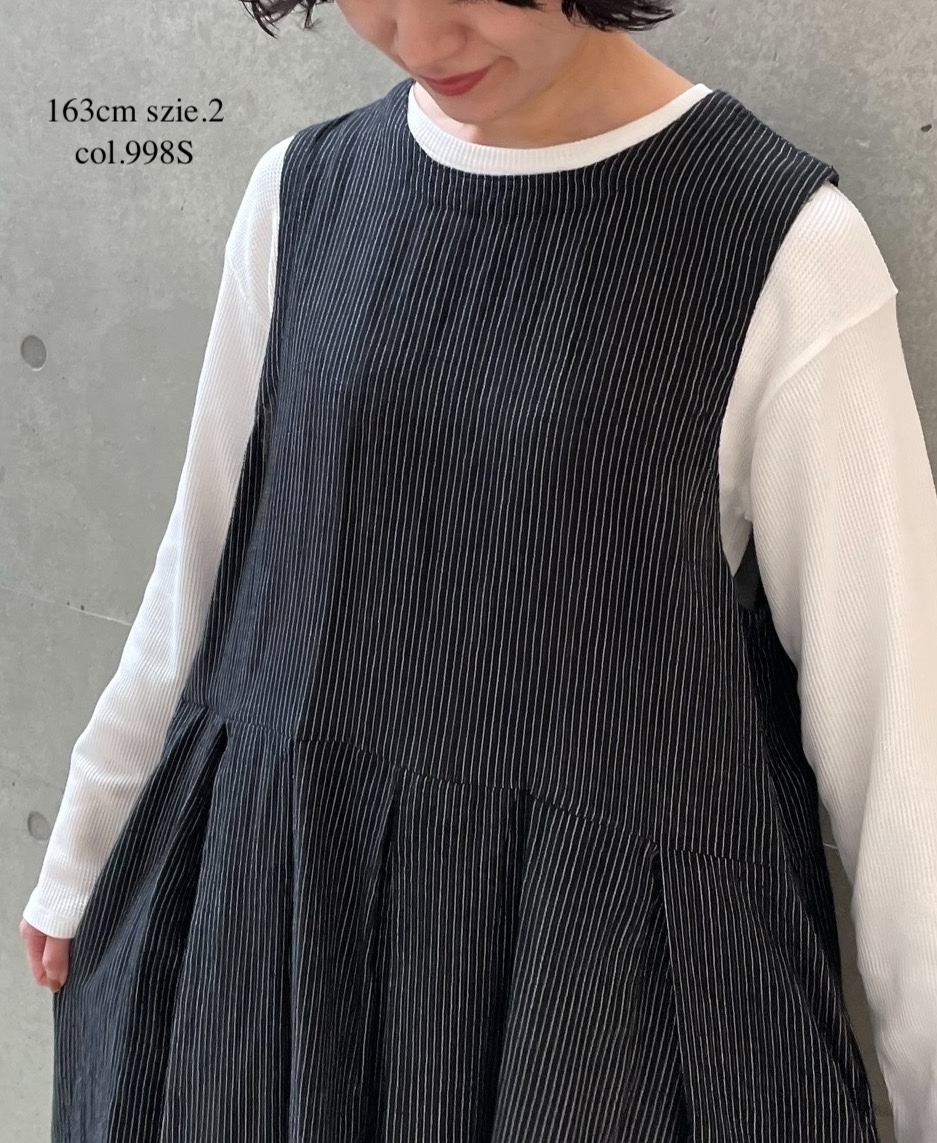 INSL25713(ワンピース) WOOL/LINEN STRIPE CREW-NECK PLEATS NO/SL DRESS