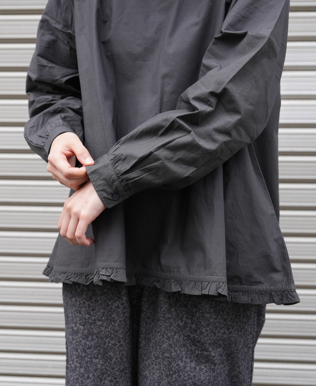 NSL25543(スモック) 40s POPLIN PLAIN HEM FRILL BACK OPENING SMOCK
