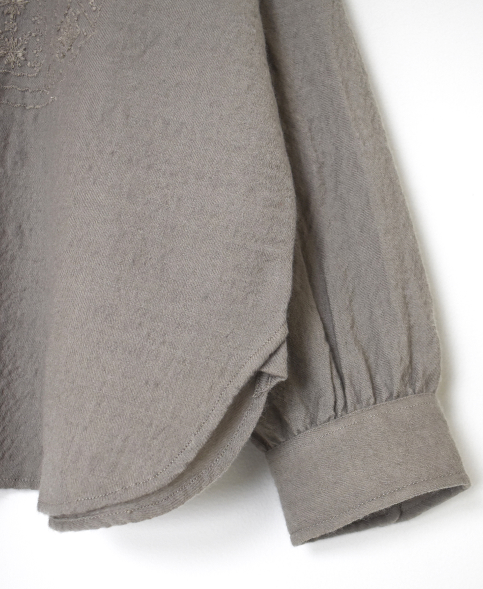 NMDS25601(シャツ) BOILED WOOL PLAIN BANDED COLLAR EMB SHIRT