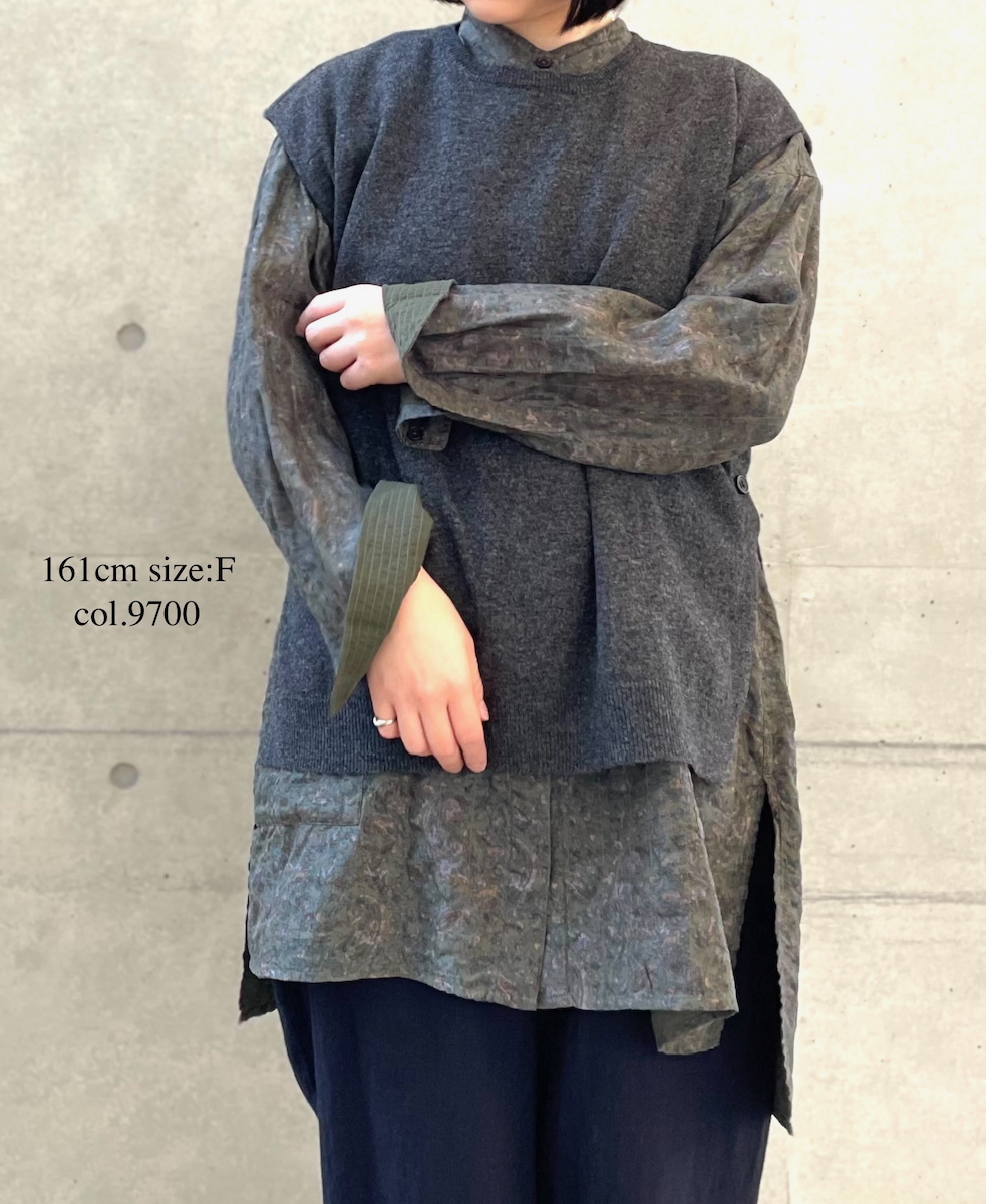 GNSL25521(ニット) 12GG 1PLY PLAIN STITCH WOOL/NYLON CREW-NECK VEST WITH SIDE BUTTON